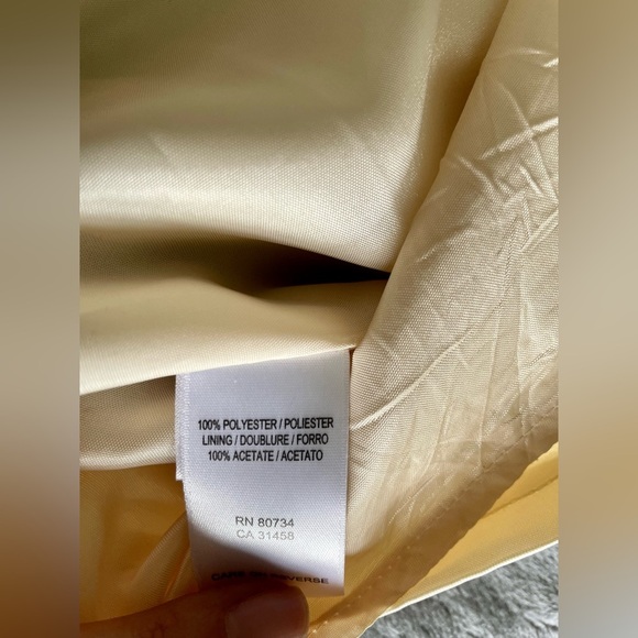 Adorable mini dress by BCBGMaxazria size 4 with spaghetti straps and front bow - Picture 4 of 8